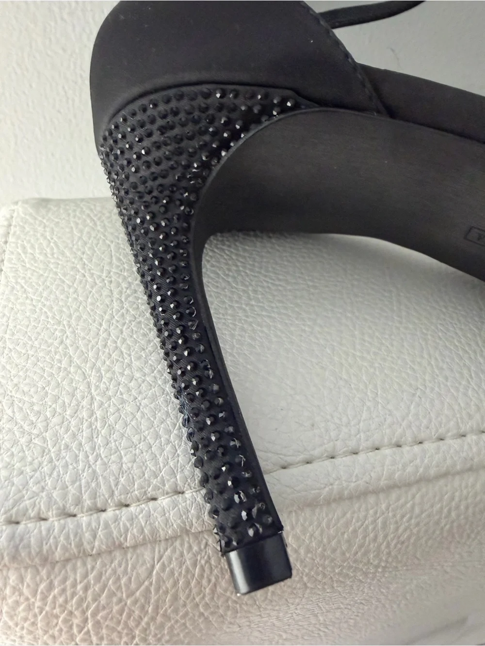 Vince Camuto Black Satin Adalinea  Rhinestone Floral Evening Sandal NWT 7.5